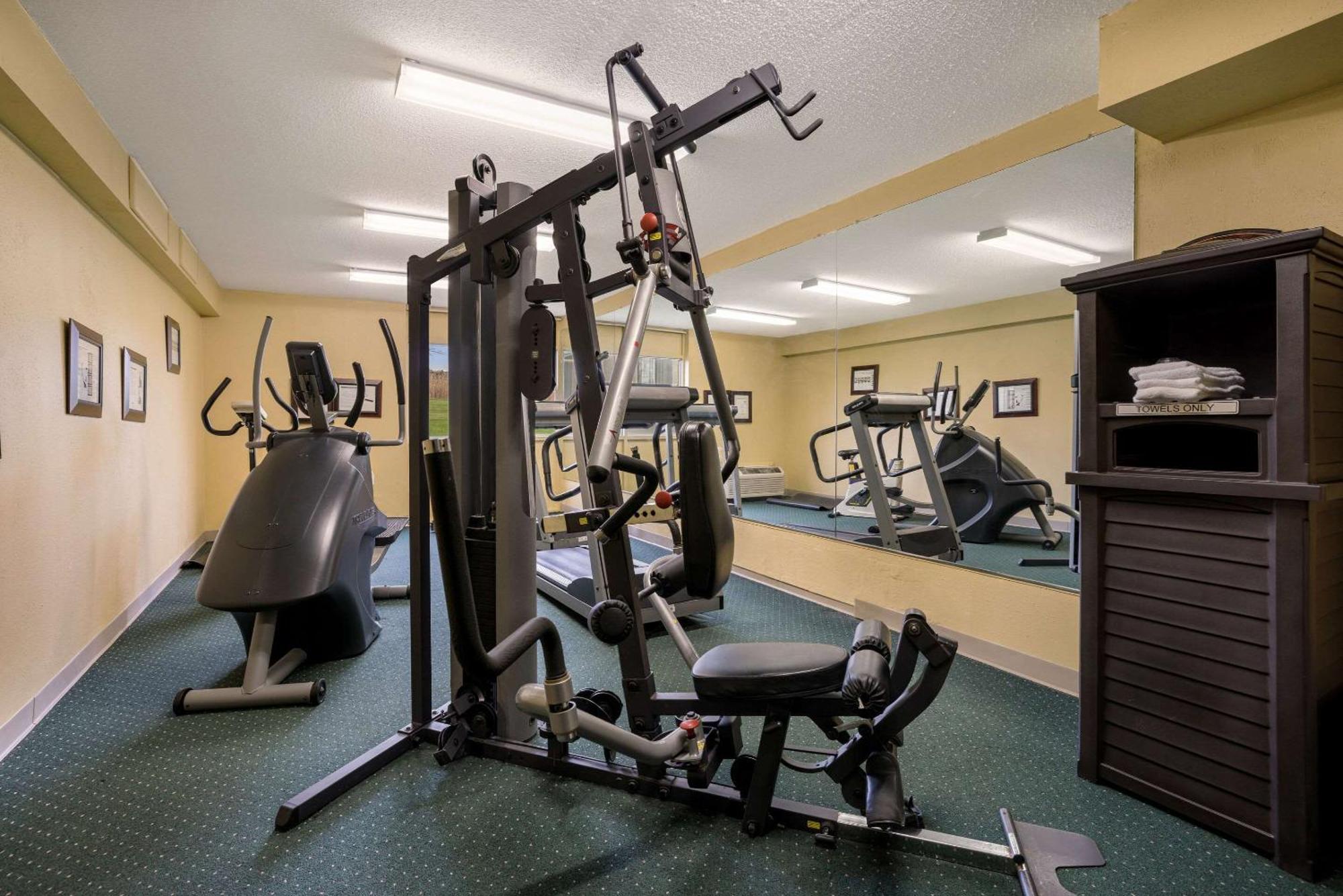 Suburban Studios Syracuse Fairgrounds 外观 照片